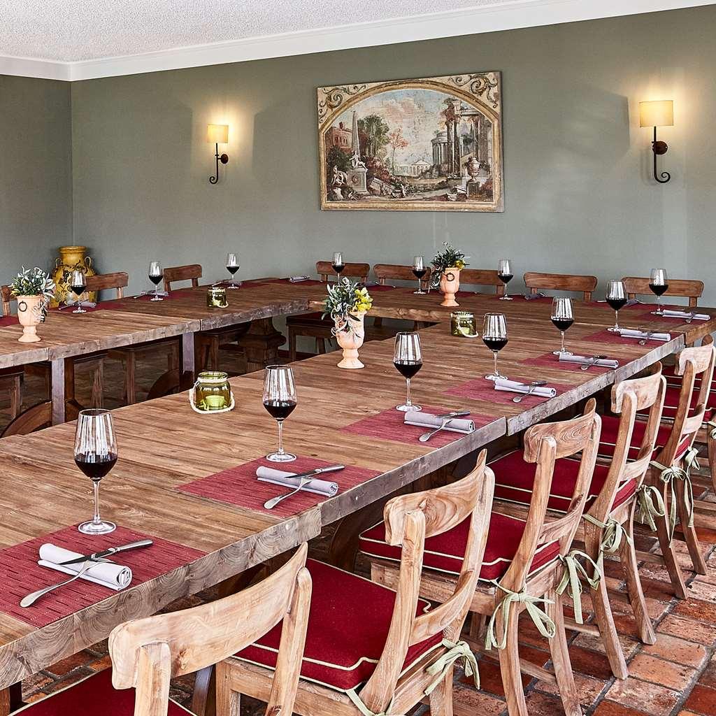 Althoff Hotel Fürstenhof Celle Facilidades foto The dining room at the Château de Chaumont