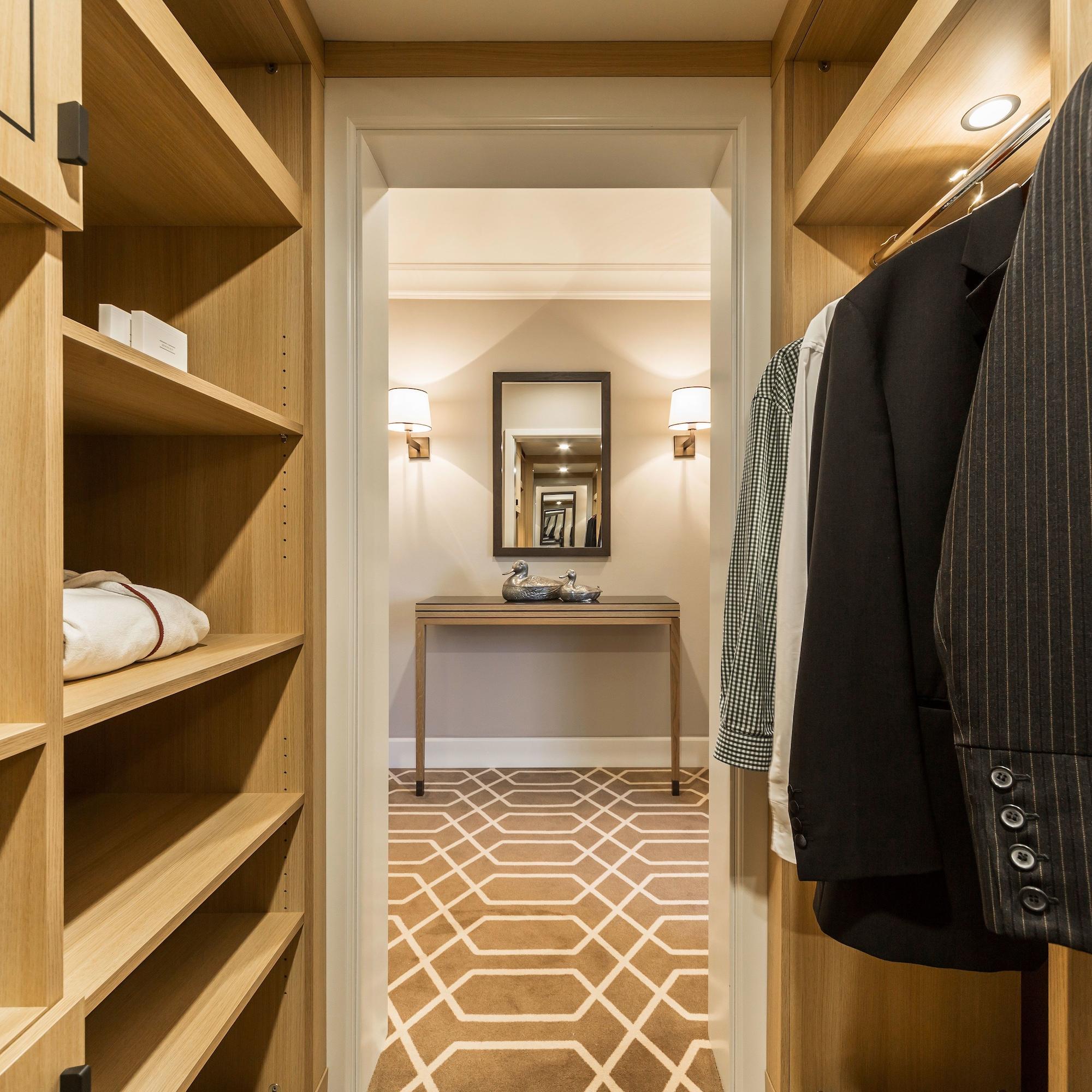 Althoff Hotel Fürstenhof Celle Exterior foto A walk-in closet