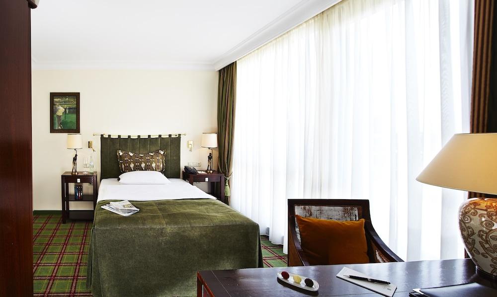 Althoff Hotel Fürstenhof Celle Exterior foto A room at the hotel