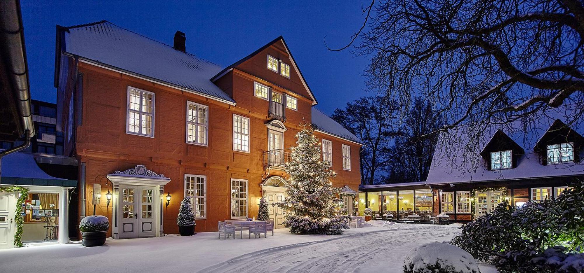 Althoff Hotel Fürstenhof Celle Exterior foto The main building of the hotel